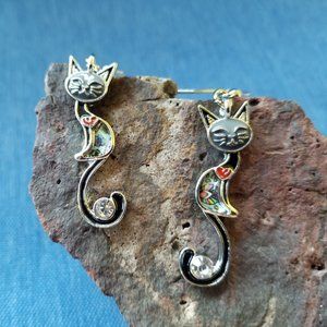 🐈‍⬛❤️Kitty Grayish Color & Heart with a Long Tail Earrings - NWOT❤️🐈‍⬛